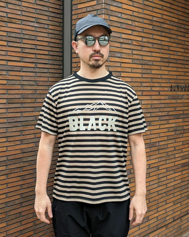 BLACK BRICK / 「BLACK」Logo Hybrid Merino Border Tee