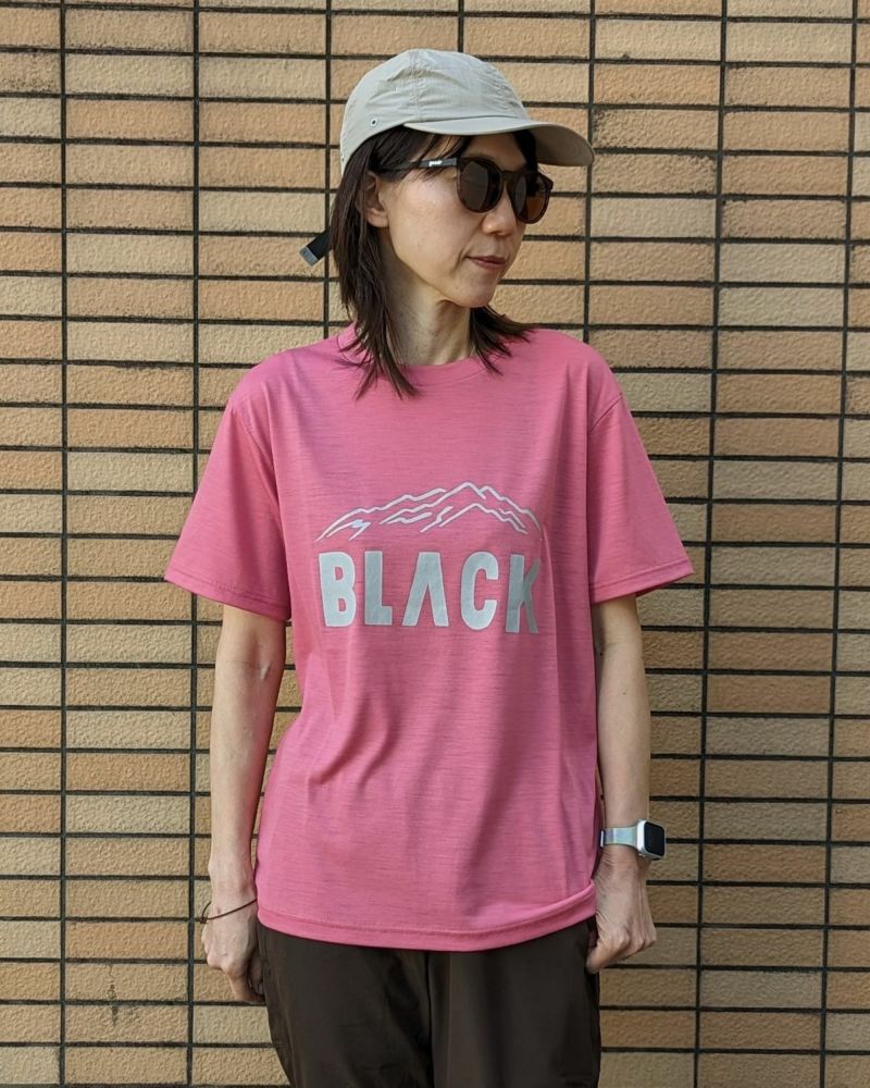 BLACK BRICK / 「BLACK」Logo Hybrid Merino Tee｜ BLACK BRICK