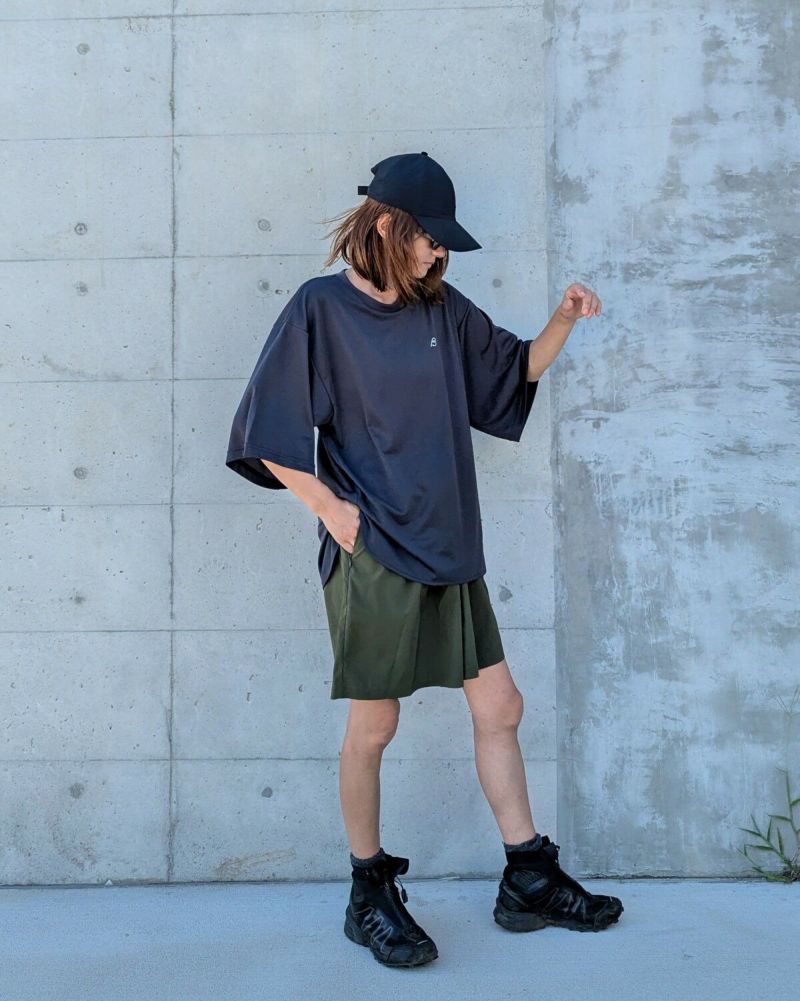 BLACK BRICK / Wide Sleeve Tee