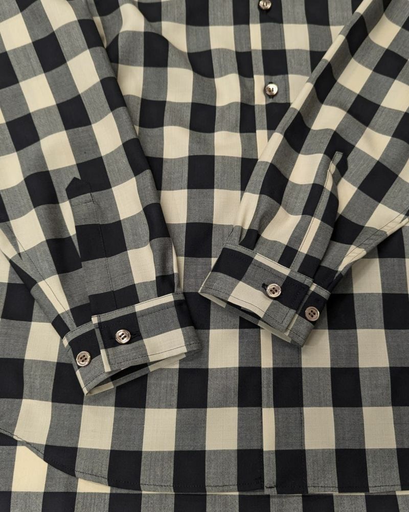 登山用品 mont bell - BLACK BRICK  Tech Merino Shirt ハイスペック山シャツ〈Tech Merino Shirt〉スタイリング｜BLACK