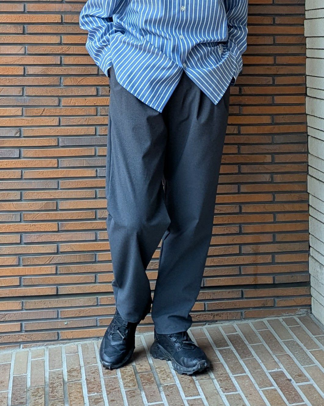 Relax Tapered Pants | BLACK BRICK